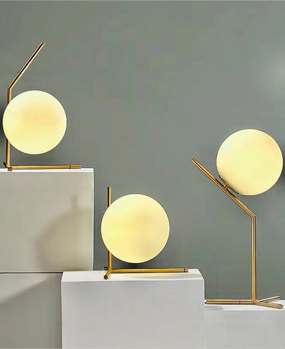 Elyor – Sculptural LED Lamp of Lunar Grace